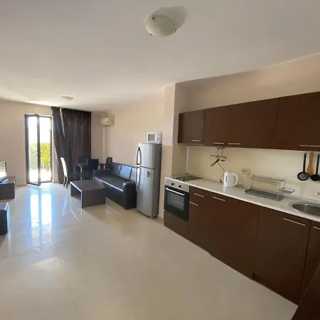 Апартамент Sea Two Bedroom Family Слънчев бряг